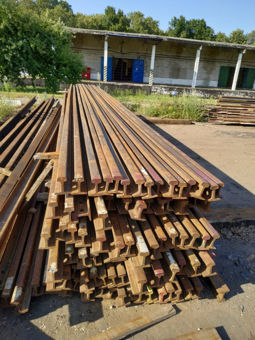 Поставка/упаковка узкоколейных рельсов
